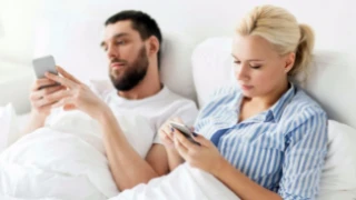 Tips to minimize the side effects of mobile phone waves on your health