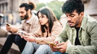 Social Networks: How much they consume and how to save data with your cell phone