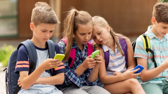 At what age should children have a cell phone?