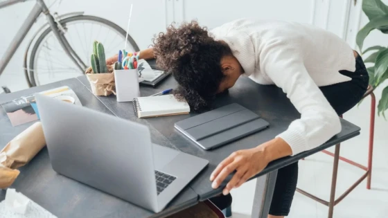 Internet with intermittency, failure worldwide