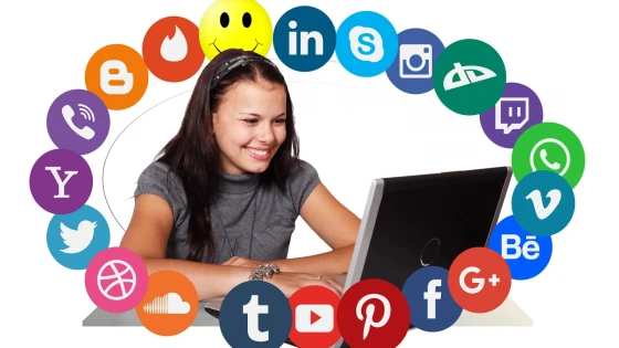 What is a community manager?